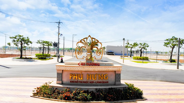 Đầu tháng 5 vừa qua, Khu đô thị Cát Tường Phú Hưng tung ra dòng sản phẩm shophouse đã nhanh chóng tạo nên sức hút lớn đối với thị trường bất động sản TP. Đồng Xoài 
