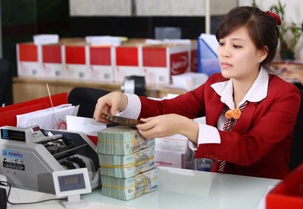 Ở Việt Nam, nữ giới chiếm khoảng 60% lực lượng lao động đầu vào tại các ngân hàng nhưng chỉ chiếm khoảng 20% tổng số các vị trí quản lý cấp cao