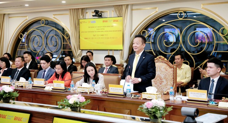 Ông Đỗ Quang Hiển, Chủ tịch HĐQT SHB phát biểu tại Lễ ký kết 