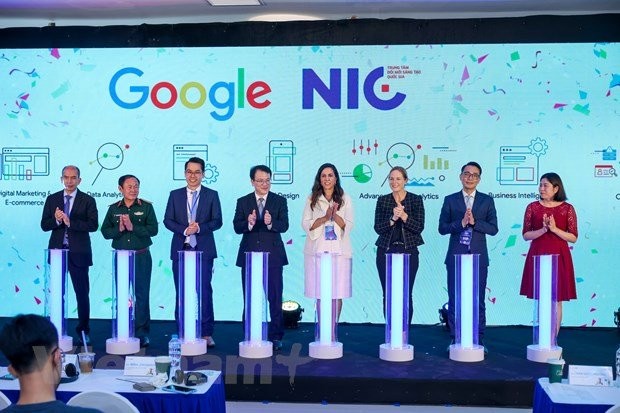 Chương trình Phát triển nhân tài số là một dự án phi lợi nhuận của Google tại Việt Nam, được bảo trợ bởi NIC, thuộc Bộ Kế hoạch và Đầu tư. Ảnh Lê Tiên
