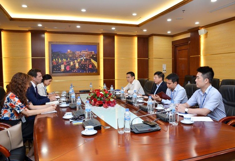Cuộc làm việc giữa Ủy ban Quản lý vốn nhà nước và Tập đoàn Sân bay Paris diễn ra ngày 2/7, tại Hà Nội (ảnh: CMSC)