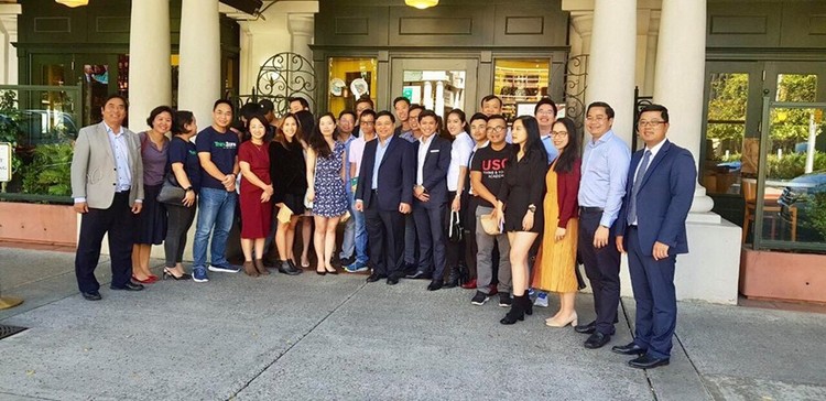 Đoàn công tác Việt Nam do Bộ trưởng Bộ Kế hoạch và Đầu tư Nguyễn Chí Dũng dẫn đầu thăm và làm việc tại Trung tâm Cách mạng công nghiệp 4.0 (C4IR) của Diễn đàn Kinh tế thế giới (WEF)