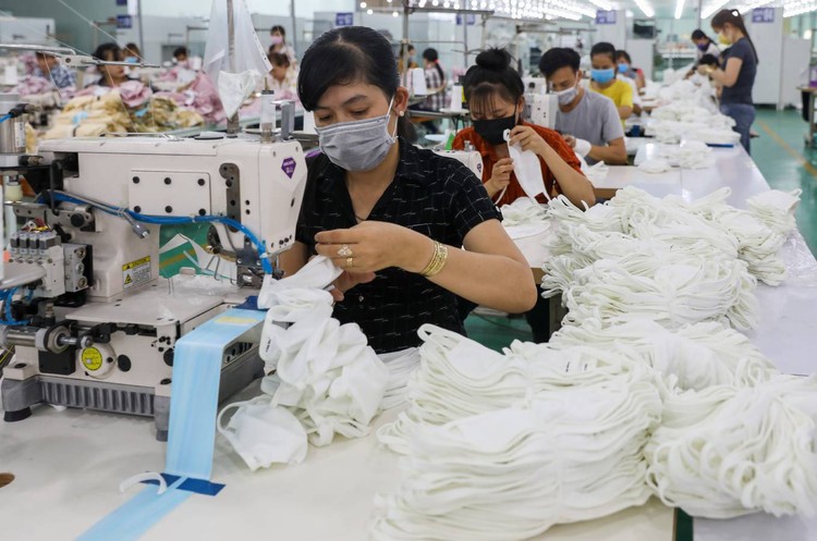 Sản xuất khẩu trang vải đang đứng trước cơ hội lớn (ảnh: Internet)