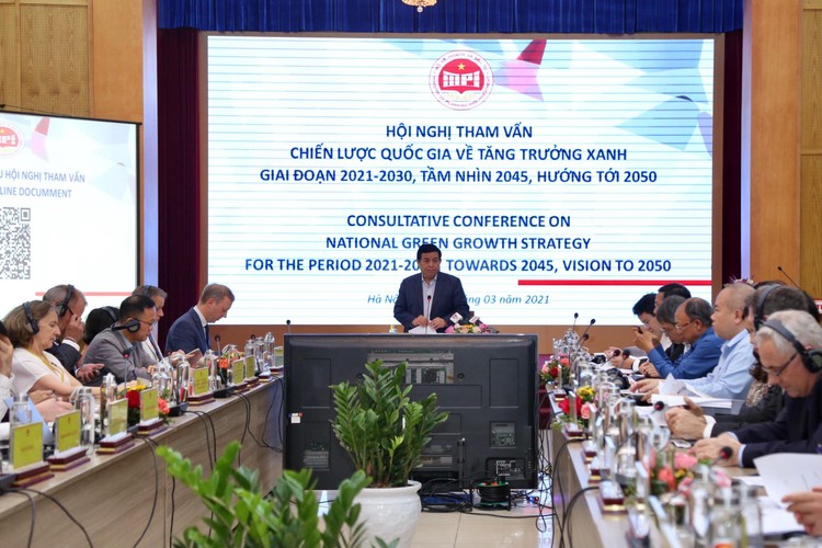 Bộ trưởng Bộ Kế hoạch và Đầu tư Nguyễn Chí Dũng phát biểu tại Hội nghị (ảnh: TT)