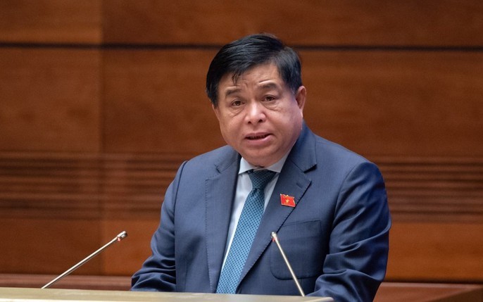 Bộ trưởng Bộ Kế hoạch và Đầu tư Nguyễn Chí Dũng giải trình, làm rõ thêm một số vấn đề đại biểu Quốc hội quan tâm tại phiên thảo luận ngày 30/5