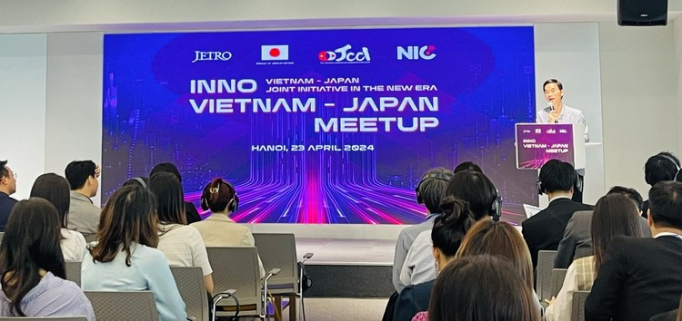 Ông Đỗ Tiến Thịnh, Phó Giám đốc Trung tâm Đổi mới sáng tạo Quốc gia phát biểu tại Chương trình “Inno Vietnam- Japan Meetup” tổ chức chiều ngày 23/4/2024, tại Hà Nội. Ảnh: Việt Anh
