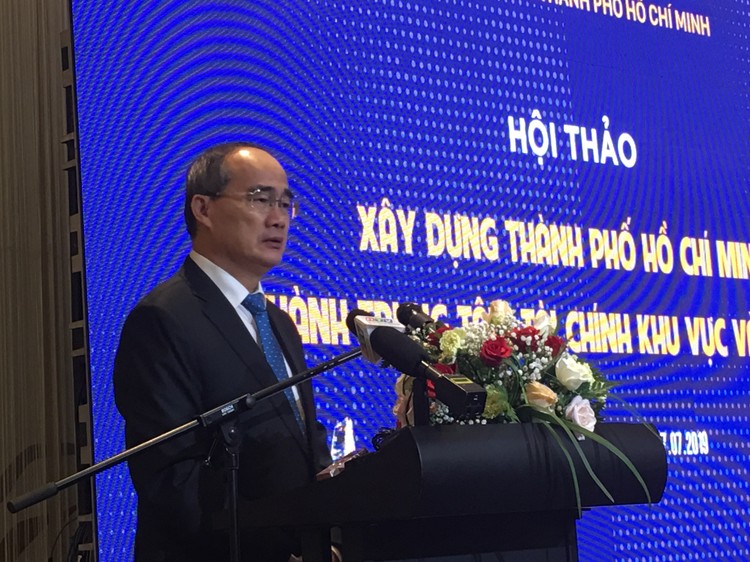 Bí thư Thành ủy Nguyễn Thiện Nhân yêu cầu TP.HCM tăng tốc quyết liệt đẩy mạnh cải cách hành chính. Ảnh: Lê Loan